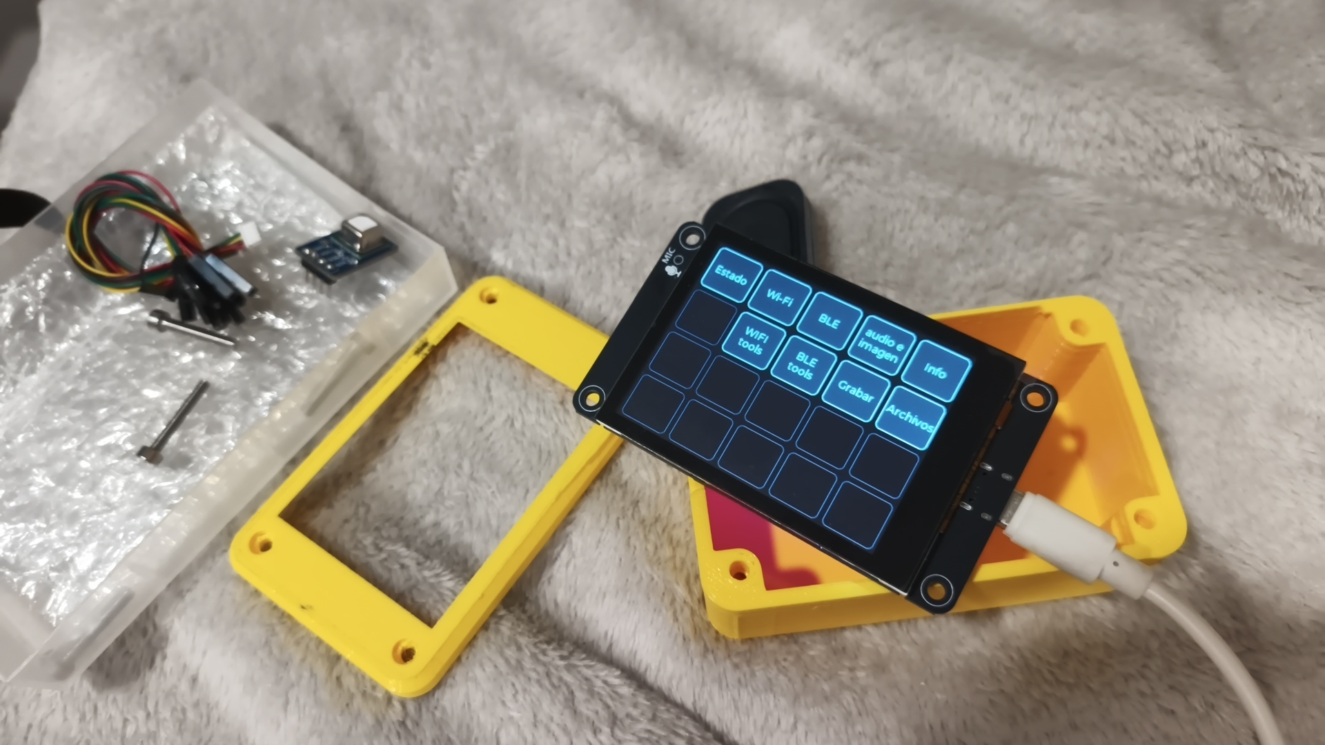 Herramienta táctil basada en ESP32 (CYD) que estoy montando